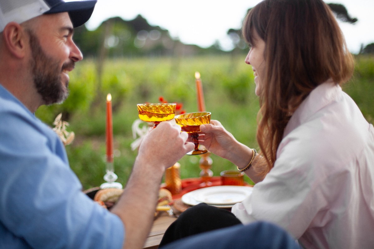 Apéritif de muscat sec dans les vignes du domaine de stony