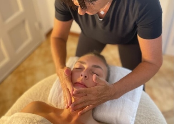 Massage et soins sur place dans votre gîte par notre prestataire àStony